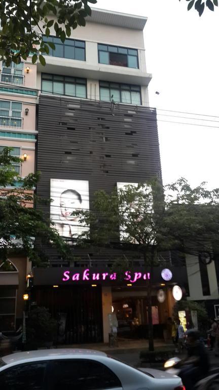Отель De Sky Sukhumvit Ekkamai Бангкок Экстерьер фото