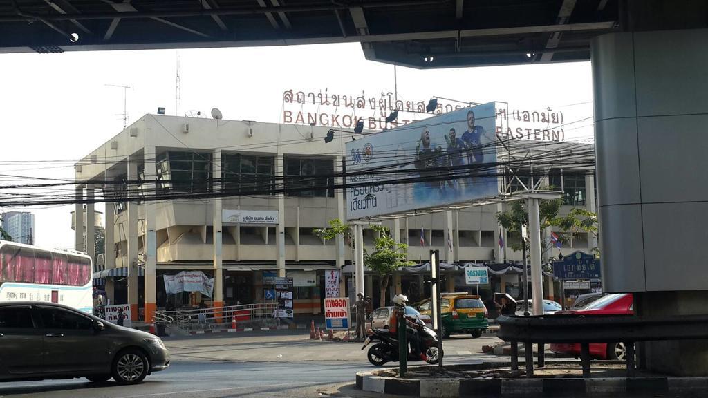 Отель De Sky Sukhumvit Ekkamai Бангкок Экстерьер фото