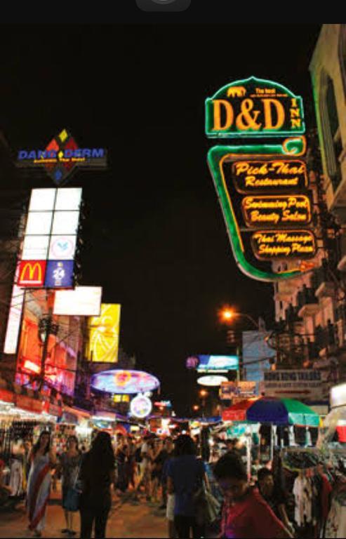Отель De Sky Sukhumvit Ekkamai Бангкок Экстерьер фото
