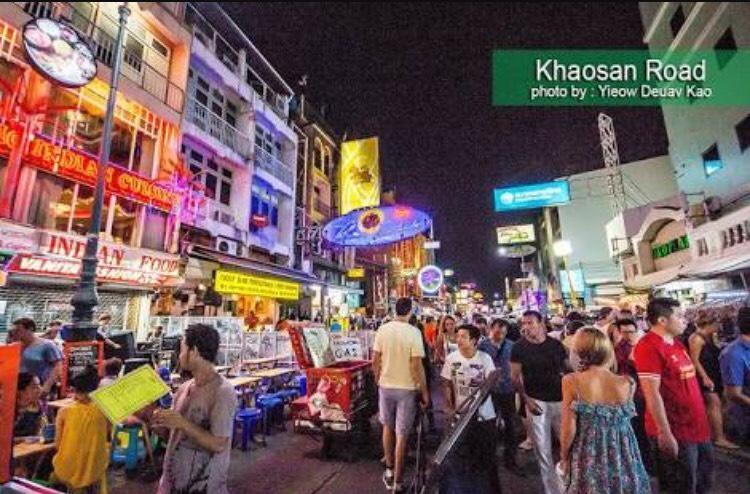 Отель De Sky Sukhumvit Ekkamai Бангкок Экстерьер фото